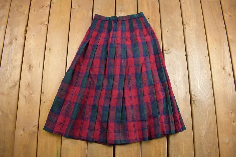 Vintage 1970s Pendleton Petite Plaid Pleated Skirt Size 24 x 29 / Paisley / Women's Vintage / Vintage Skirt / True Vintage/ Jorts Neutral tone unclassified skirts